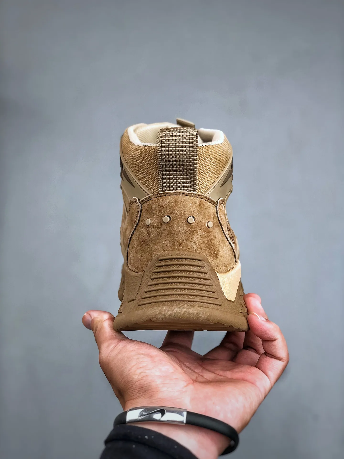 Local self-pickup💰560 Support store release New arrivals🚀Timberland Timberland outdoor mid-top casual Martin boots series Guangdong factory quality Original box original packaging The fabric is made of Italian 🇮🇹 top-grade frosted fine-grained cowhide with anti-odor and anti-corrosion genuine leather latex insoles to give you a perfect wearing experience High-quality and durable, a must-have for sportsmen Specially designed to handle handsomeness High-quality and first-class foot feel Size: 39 40 41 42 43 44 (leather shoe size)
